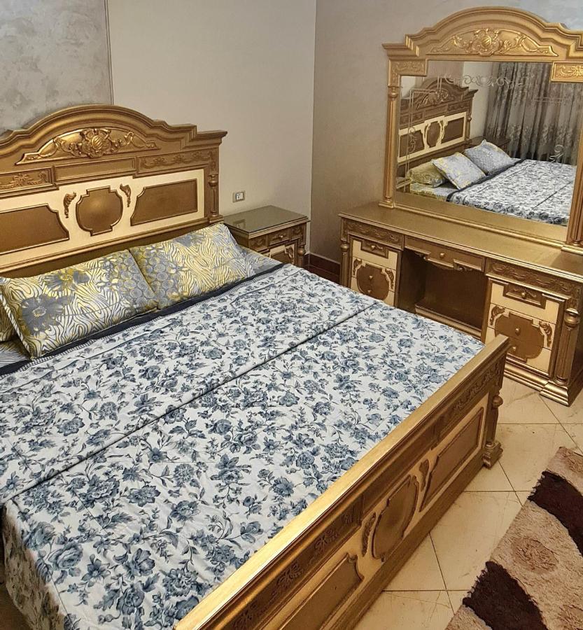 Apartment Comfy 3 Bedrooms In 96 Cairo